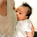 母乳を通して乳児にアトピーがうつるって本当？